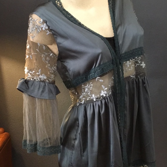 Satin Kimono - Picture 4 of 8